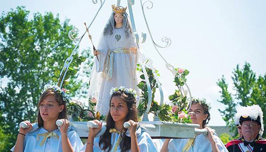 Procesión de Nuestra Señora del Buen Socorro, en Green Bay.