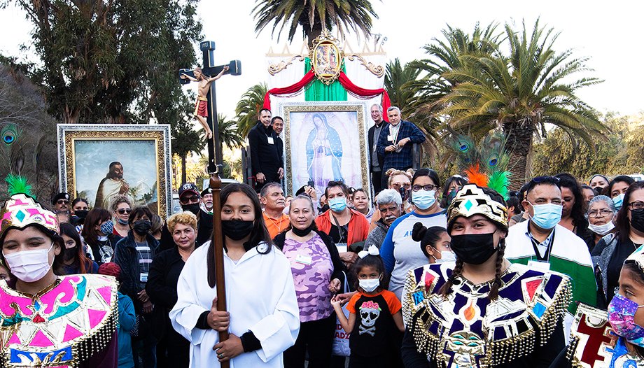 Procesión Virgen de Catalina en California.