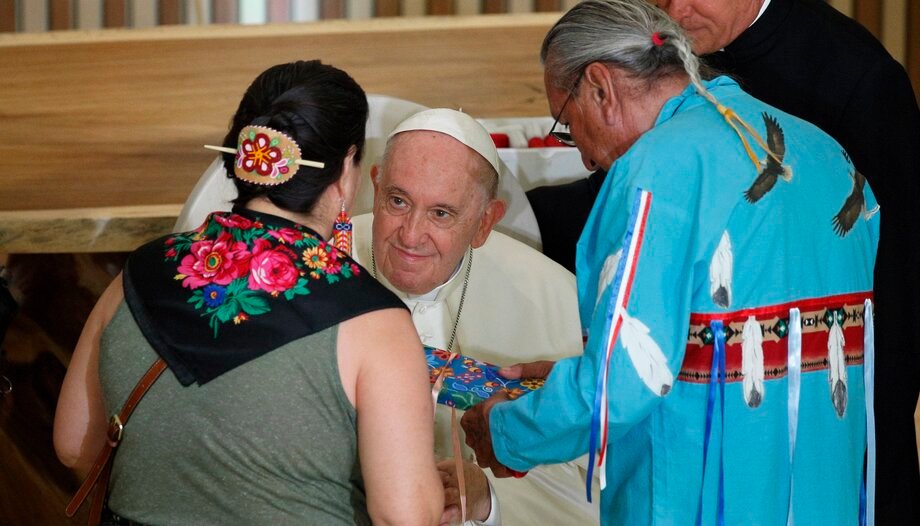 indígenas canadá papa