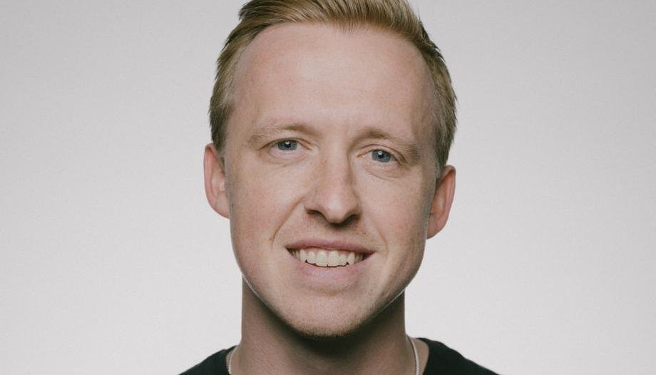 Alex Jones: "Buscamos nuevas formas de ayudar a la gente a hacer oración"